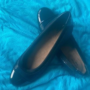 Unstructured Navy Clark’s patent toe.